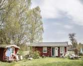 A cottage near the lake