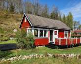 Cottage with lake view