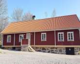 Charming farmerhaus by the lake Raslangen